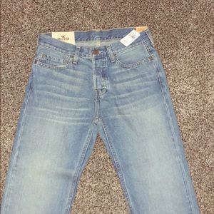 BRAND NEW! Hollister Jeans (28 x 32)